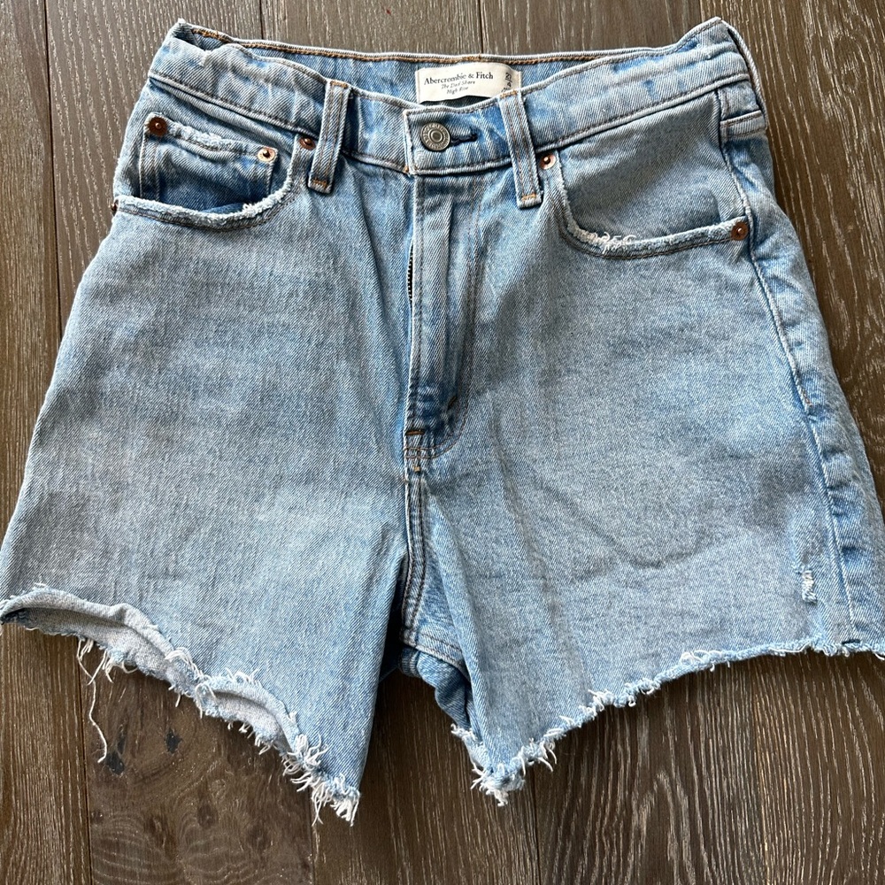 Abercrombie & Fitch The Dad Short High Rise Size 27